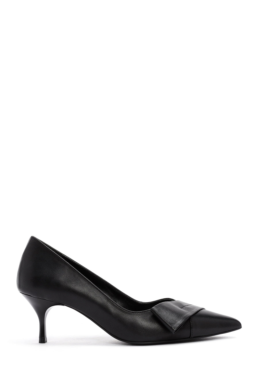 Woman Black Low Thin Heels Leather Shoe 25AFD130118 | Derimod