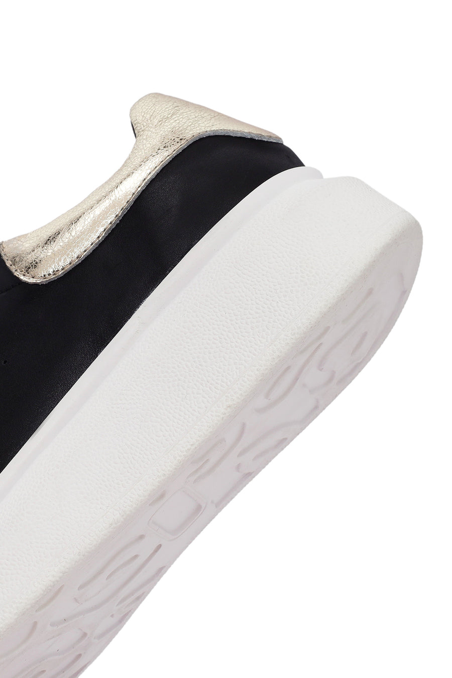 Kadın Siyah Bağcıklı Kalın Tabanlı Deri Sneaker