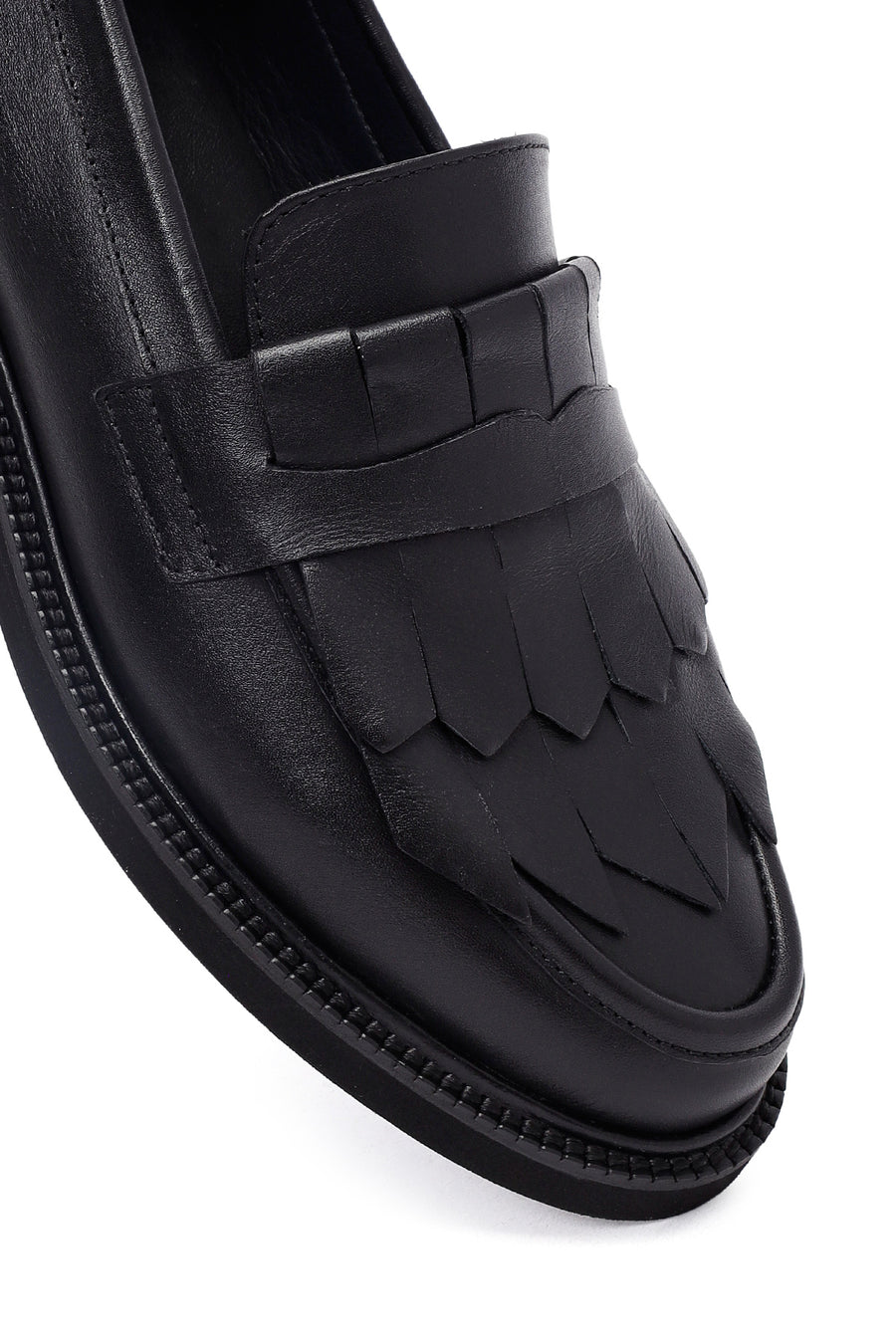 Kadın Siyah Püsküllü Deri Maskülen Loafer
