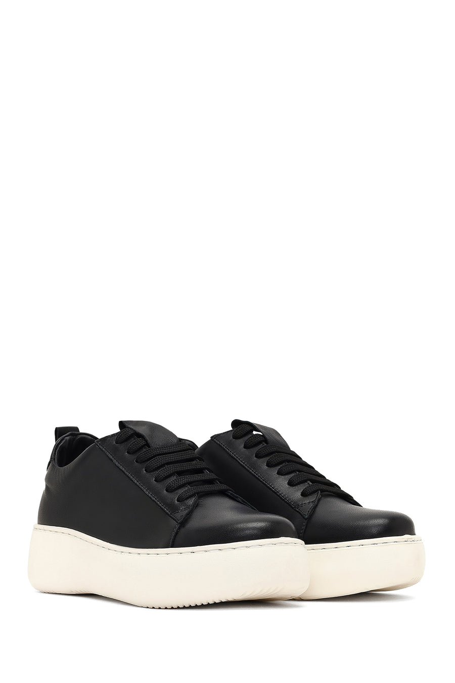 Kadın Siyah Bağcıklı Kalın Tabanlı Deri Sneaker