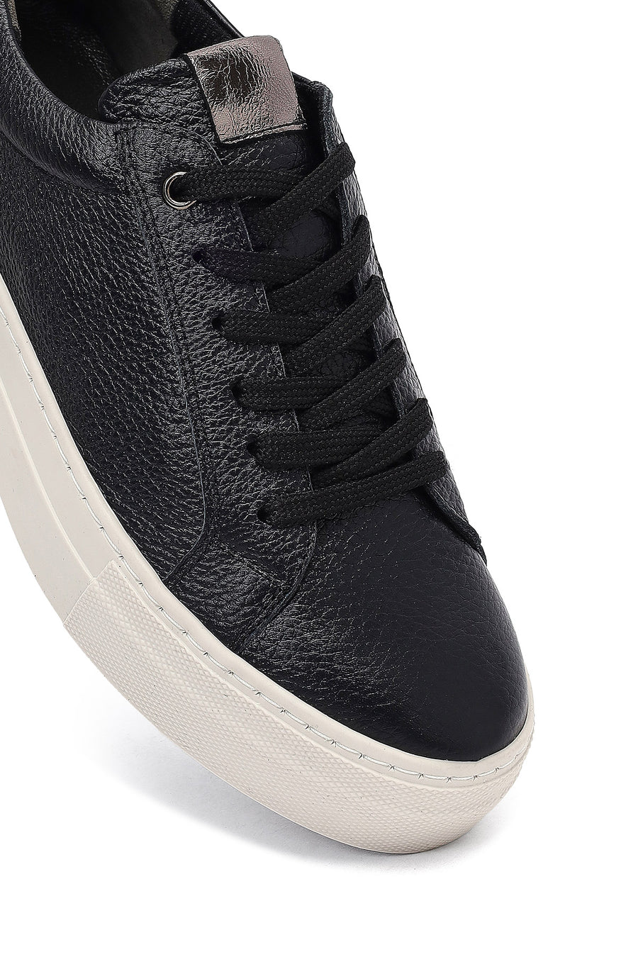 Kadın Siyah Bağcıklı Kalın Tabanlı Deri Sneaker