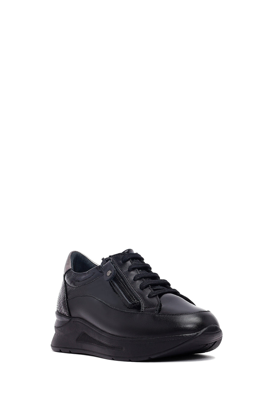 Kadın Siyah Bağcıklı Kalın Tabanlı Deri Sneaker