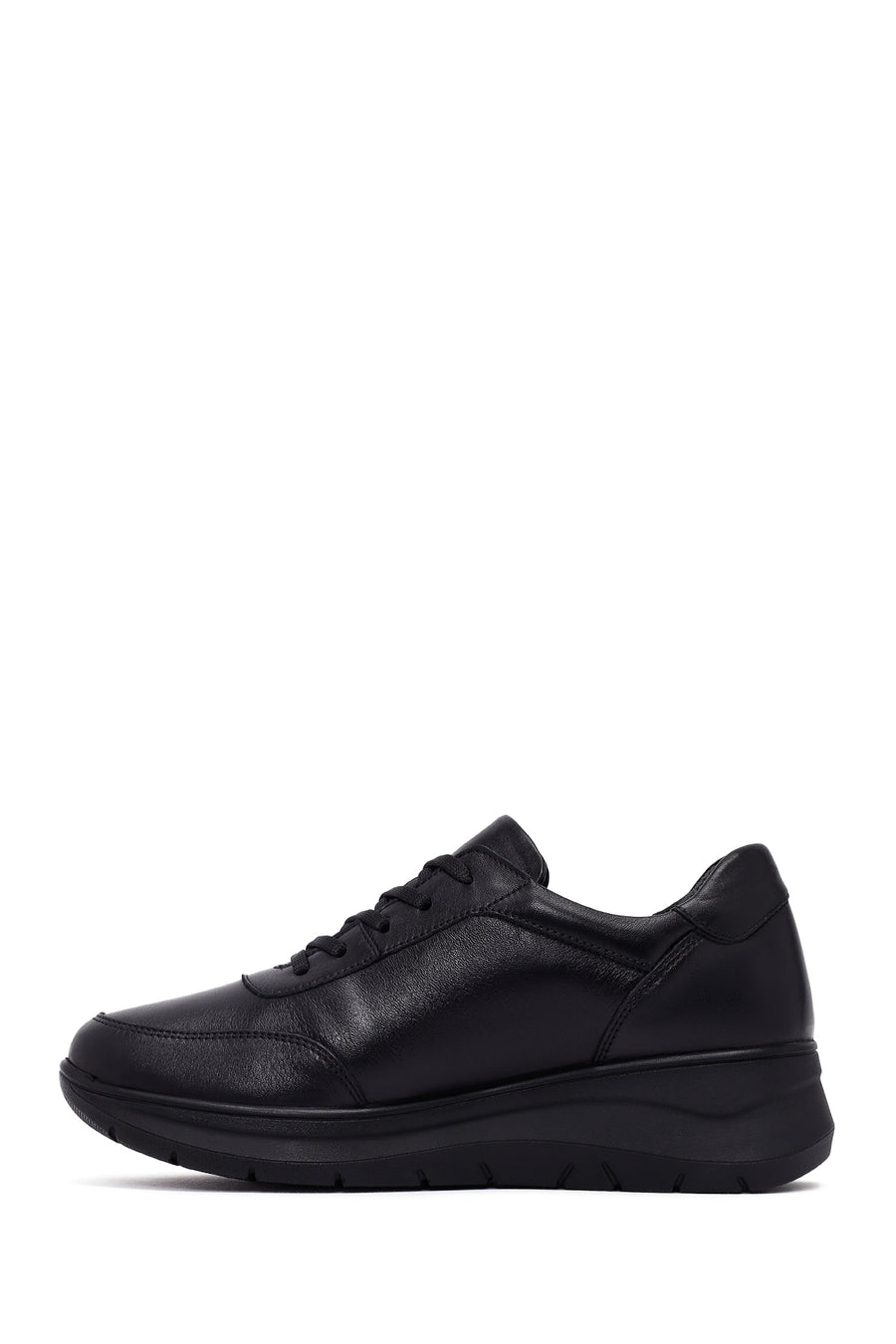 Kadın Siyah Bağcıklı Kalın Tabanlı Deri Sneaker