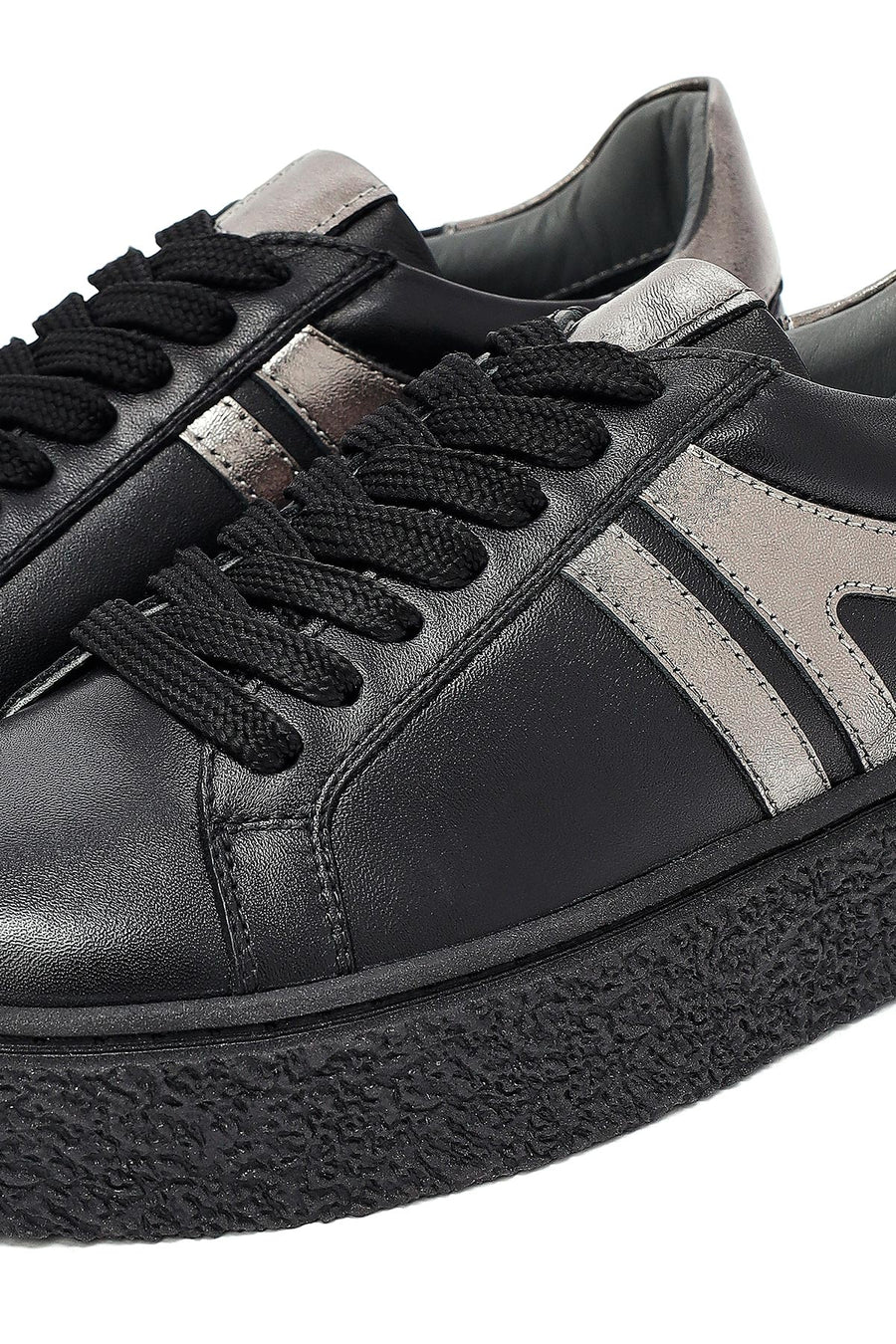 Woman Black Lace-Up Thick Sole Leather Sneakers