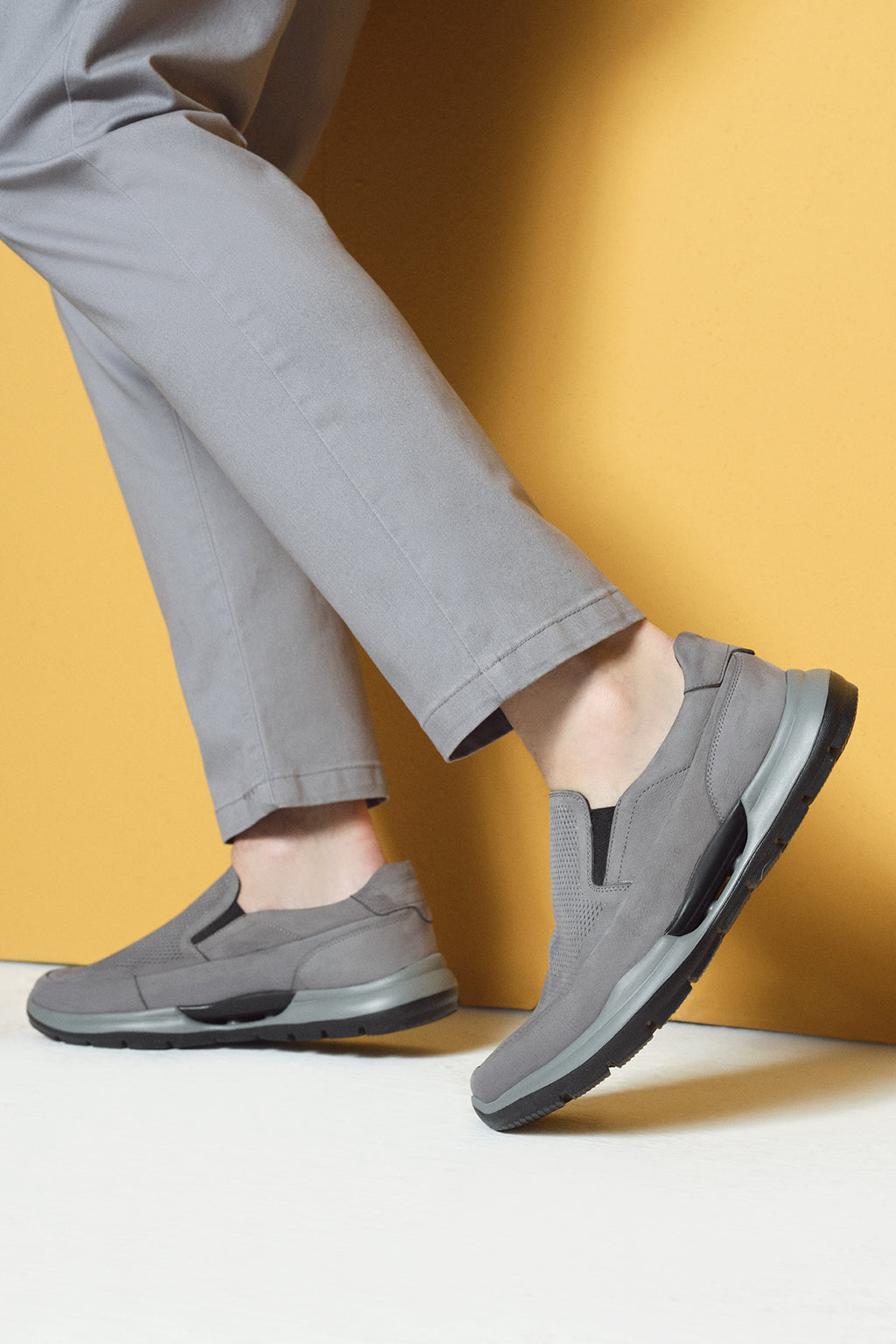 Erkek Gri Kalın Tabanlı Nubuk Deri Comfort Loafer