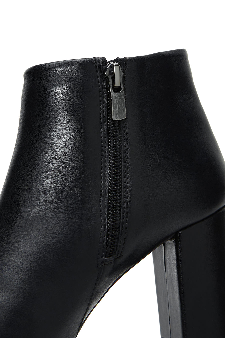 Woman Black Zippered Heels Leather Boat