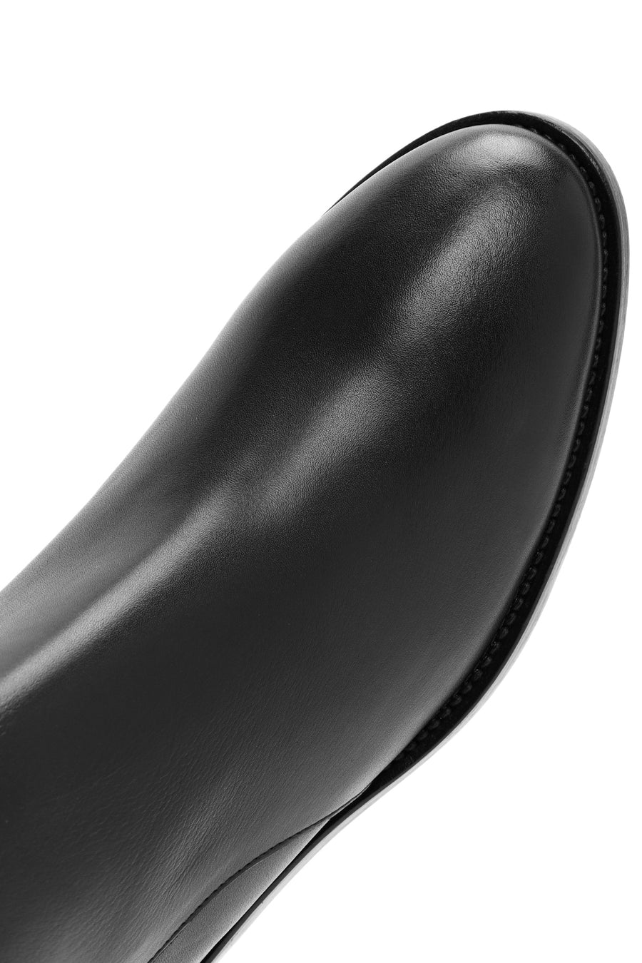 Woman Black Zippered Leather Boat