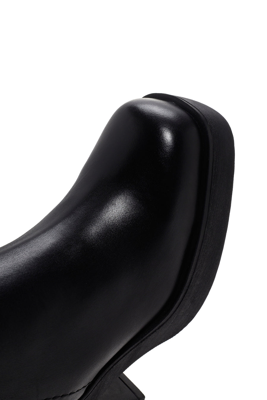 Woman Black Chunky Heel Zippered Leather Boat