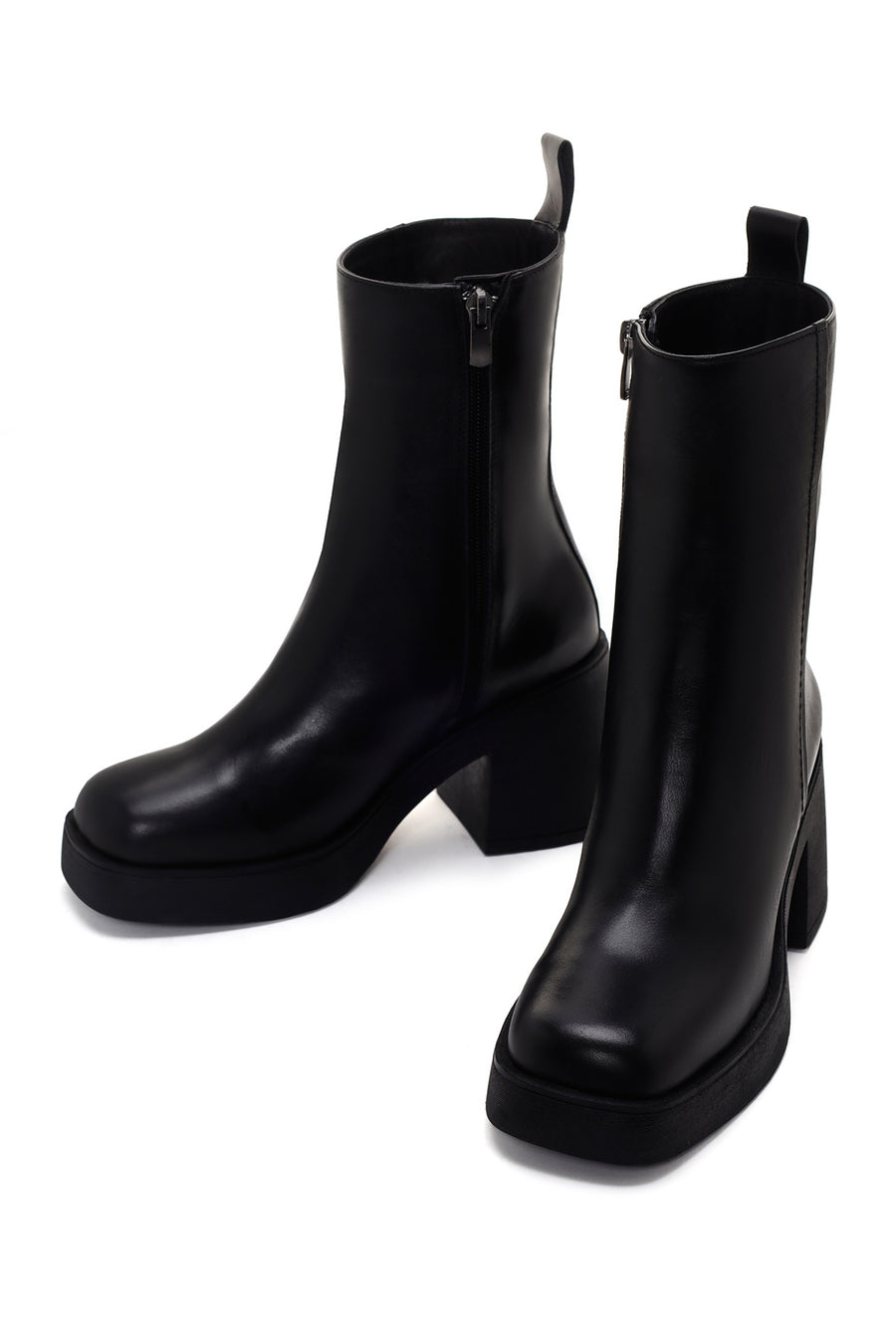 Woman Black Chunky Heel Zippered Leather Boat