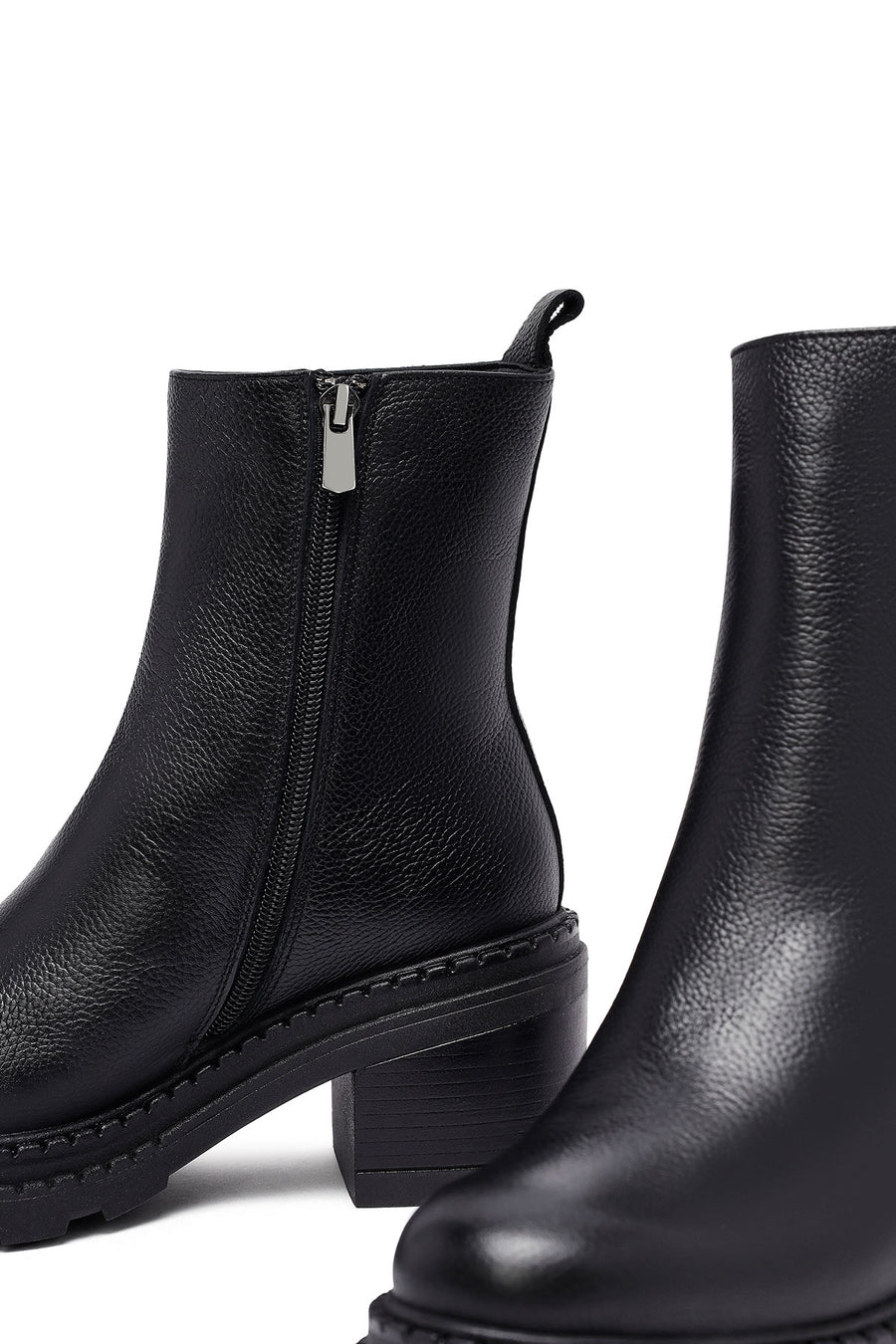 Women's Black Zippered Thick Heeled Leather Boot