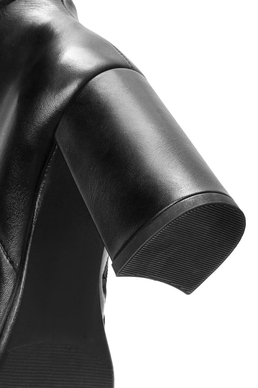 Woman Black Zippered Chunky Heels Leather Boot
