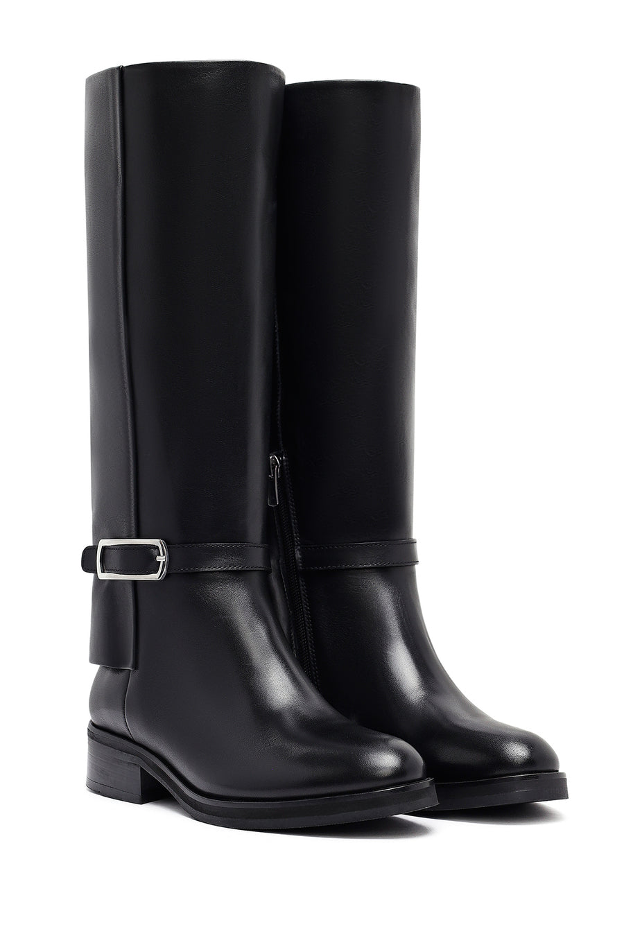 Woman Black Zippered Leather Boot