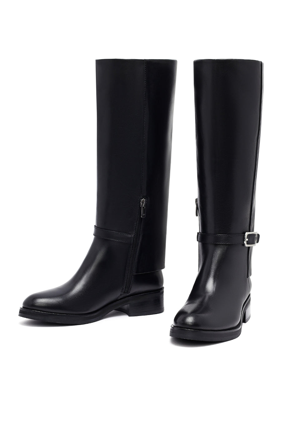 Woman Black Zippered Leather Boot