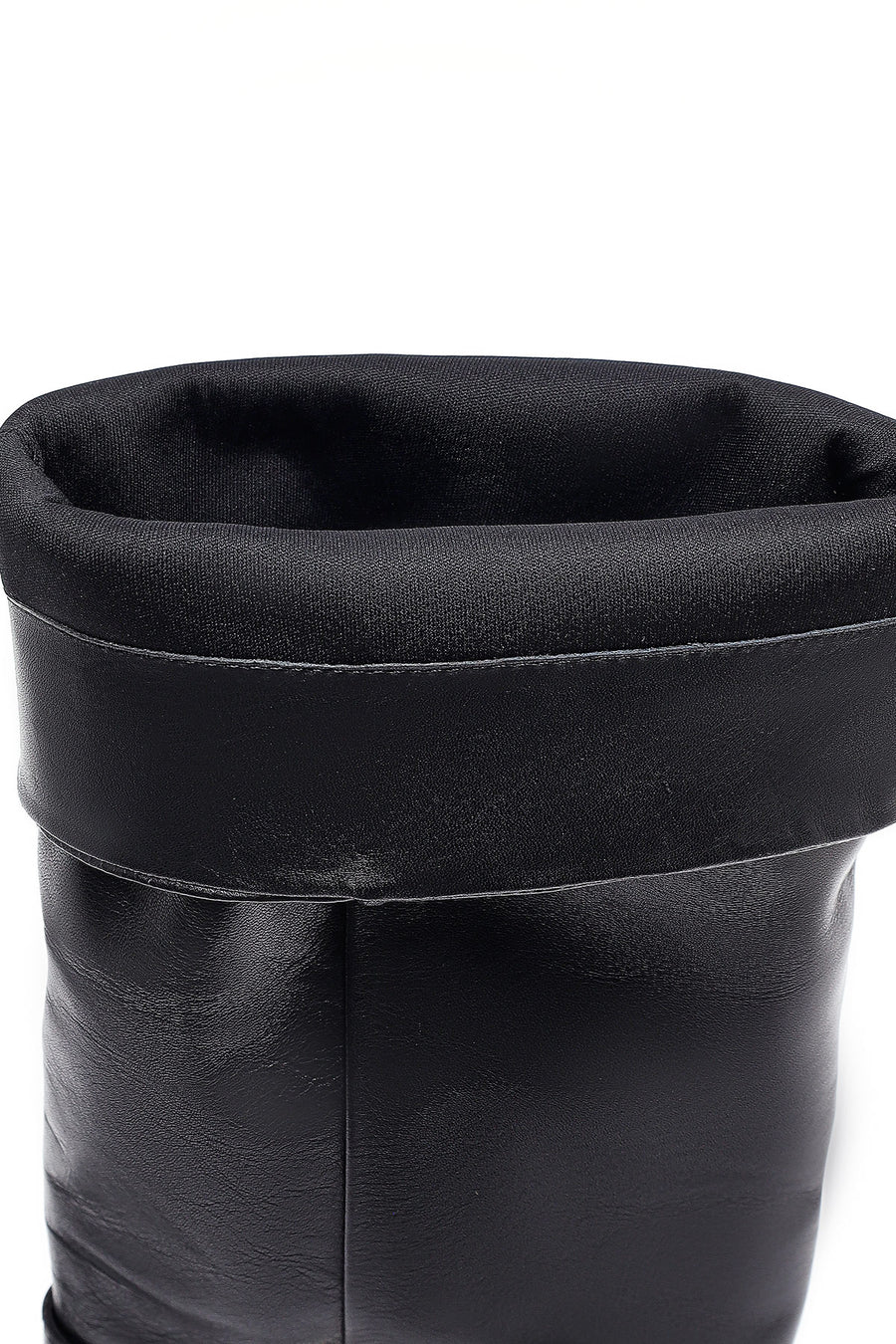 Woman Black Zippered Leather Boot