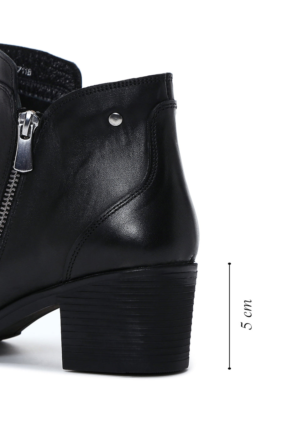 Woman Black Zippered Heels Leather Boat