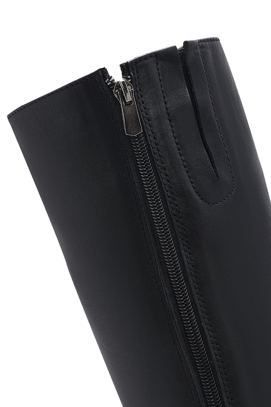 Woman Black Zippered Leather Boot