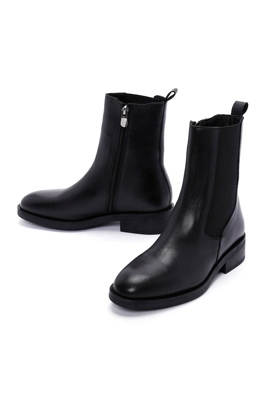 Woman Black Zippered Leather Casual Boots