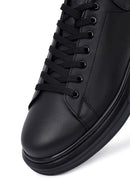 Erkek Siyah Bağcıklı Kalın Tabanlı Deri Sneaker | Derimod