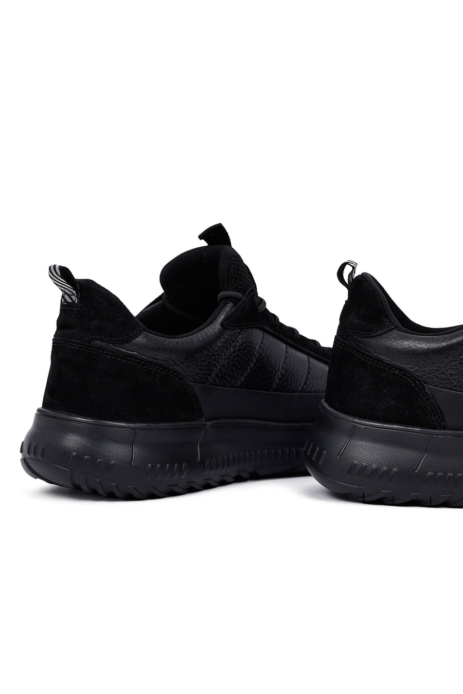 Men's Black Lace-Up Thick Sole Leather Sneakers