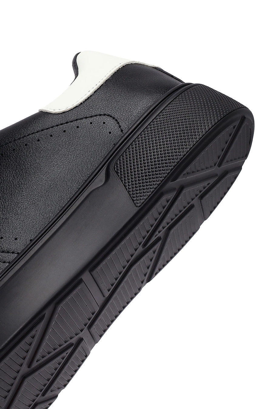 Men's Black Lace-Up Thick-Soled Sneaker