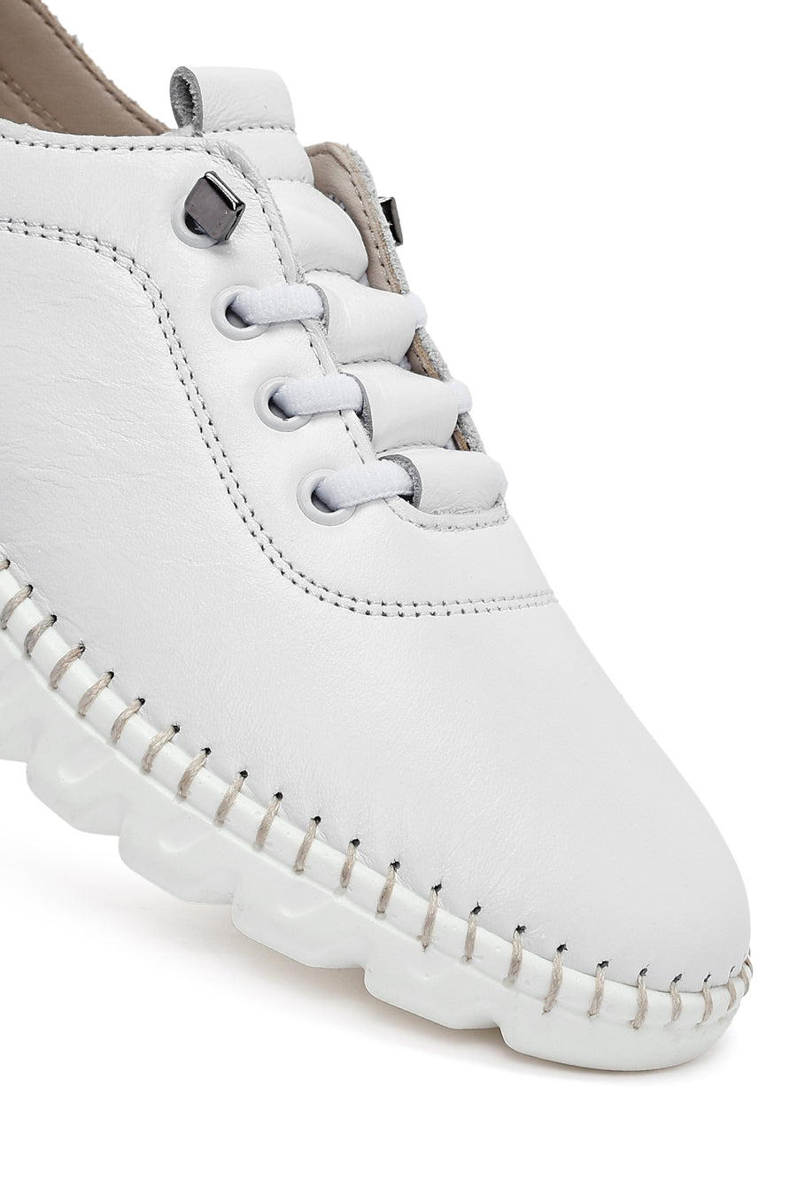 Kadın Beyaz Bağcıklı Deri Sneaker