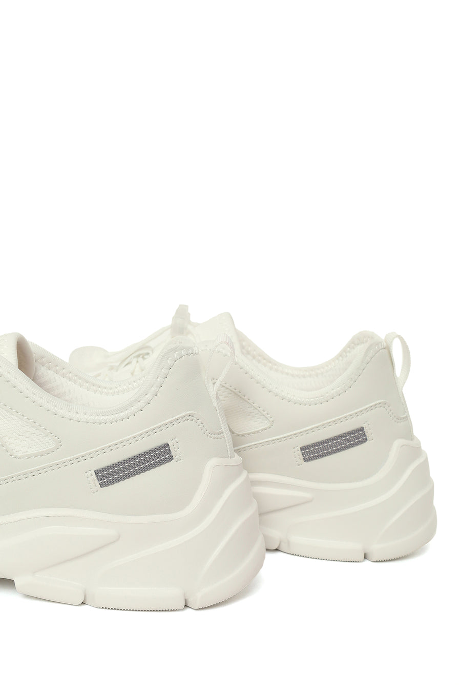Kadın Beyaz Bağcıklı Kalın Tabanlı Sneaker