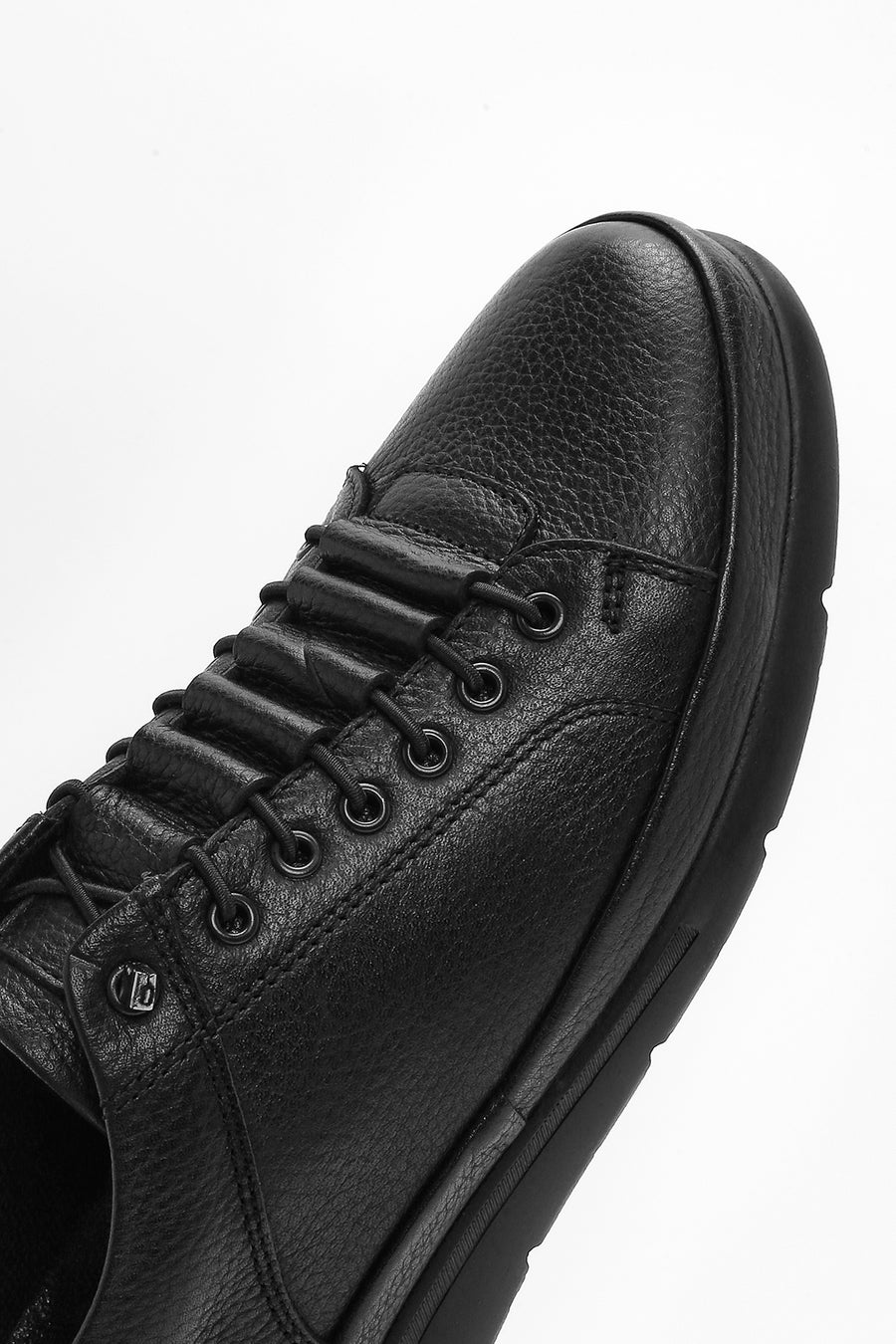 Men's Black Lace-up Leather Sneaker