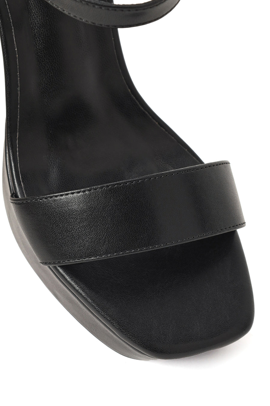 Woman Black Buckle Platform Chunky High-Heeled Sandals