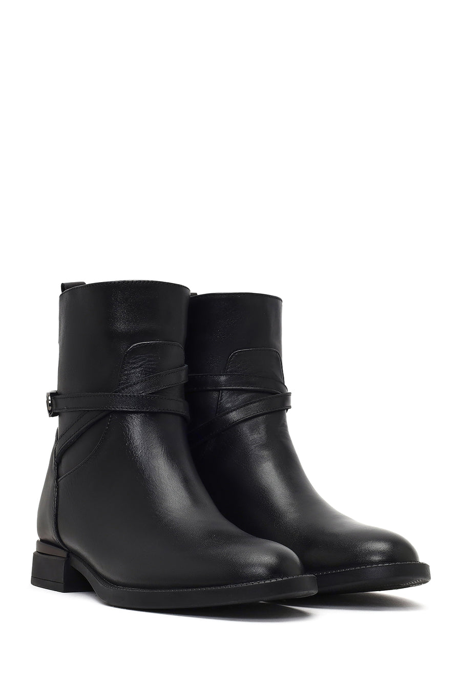 Woman Black Zip Closure Buckled Leather Boots