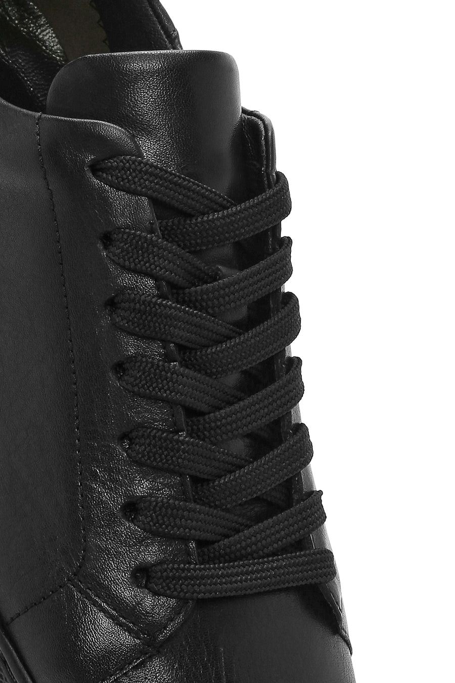 Men's Black Lace-up Leather Sneaker