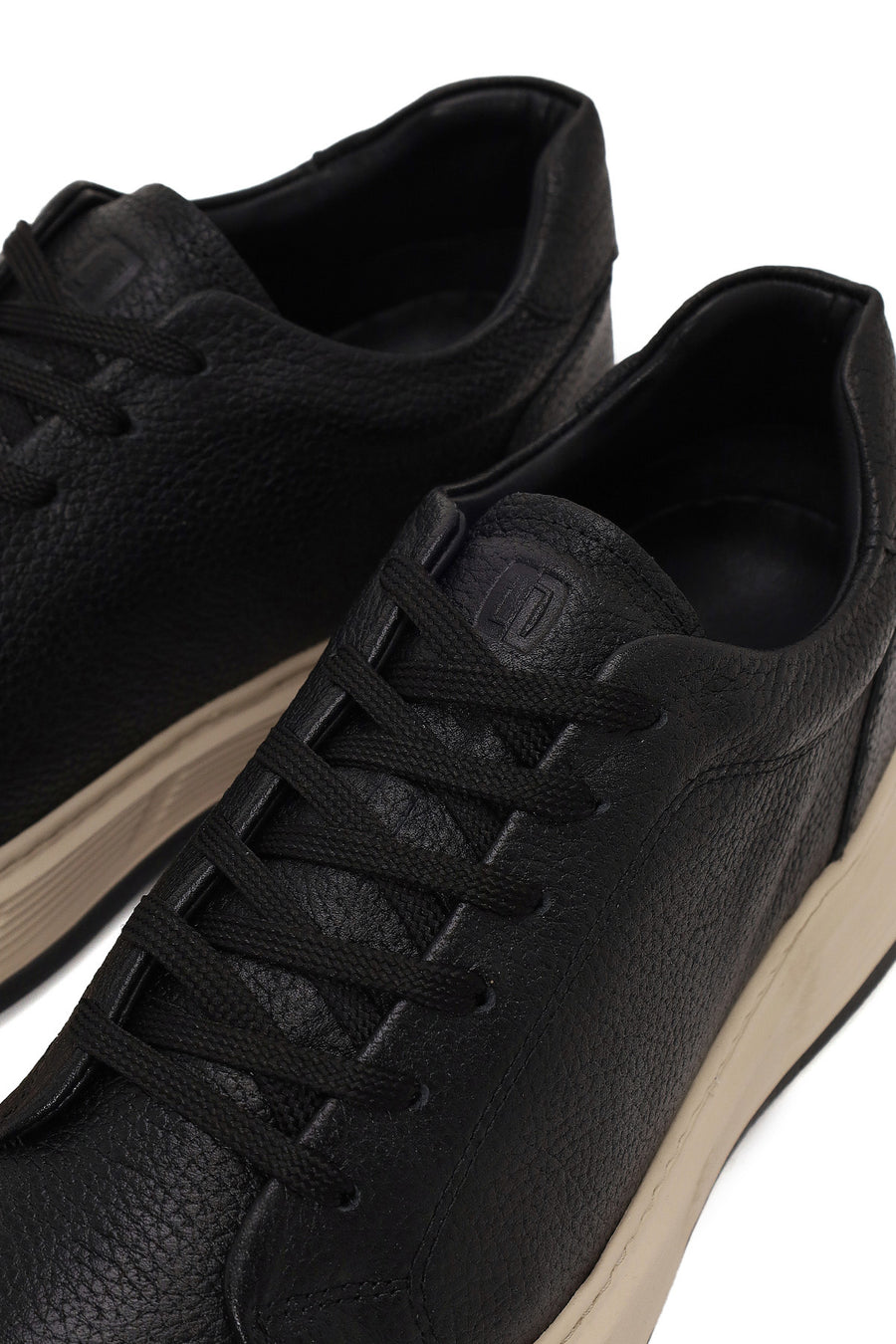 Erkek Siyah Bağcıklı Kalın Tabanlı Deri Sneaker