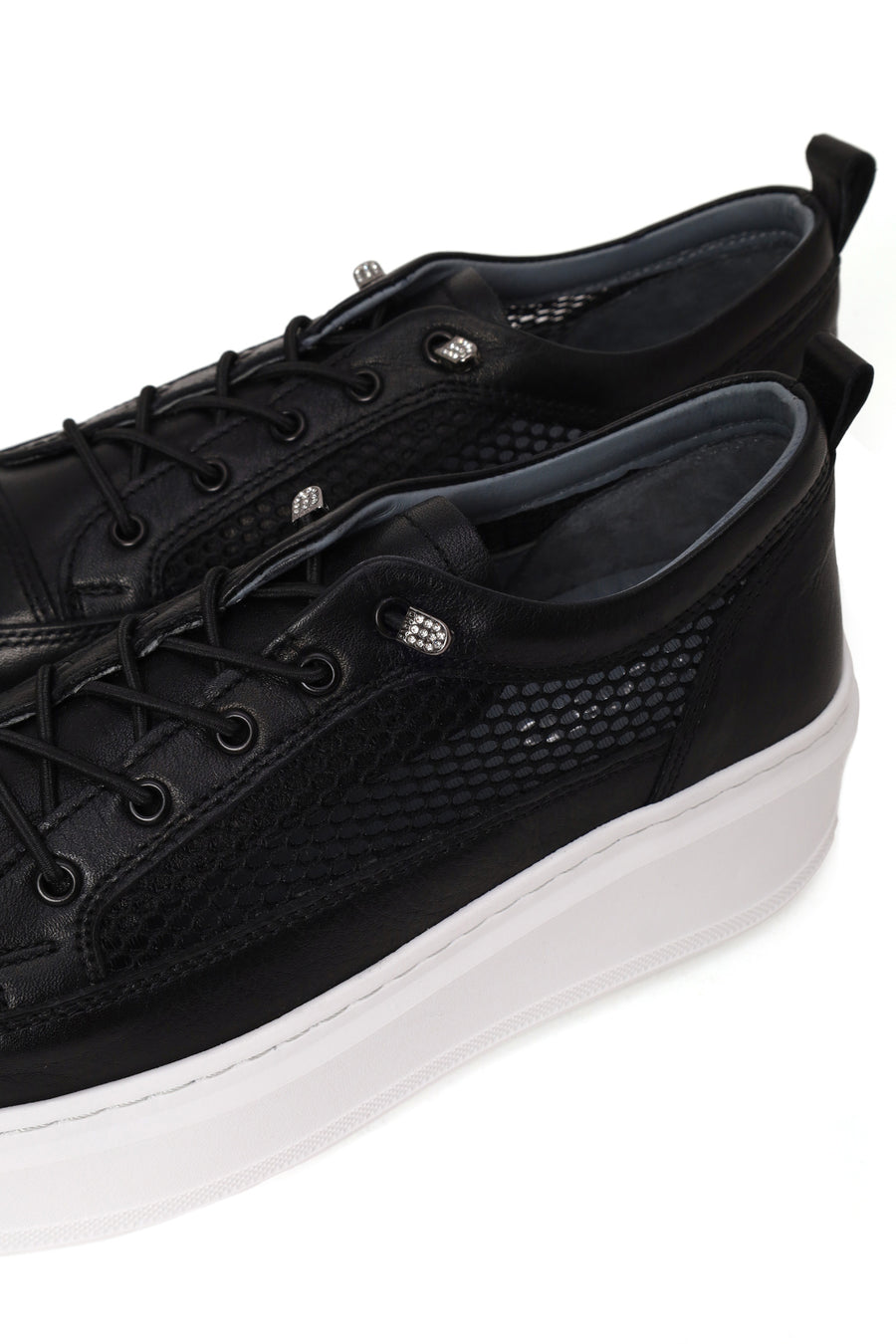 Woman Black Lace-Up Thick-Soled Leather Sneaker