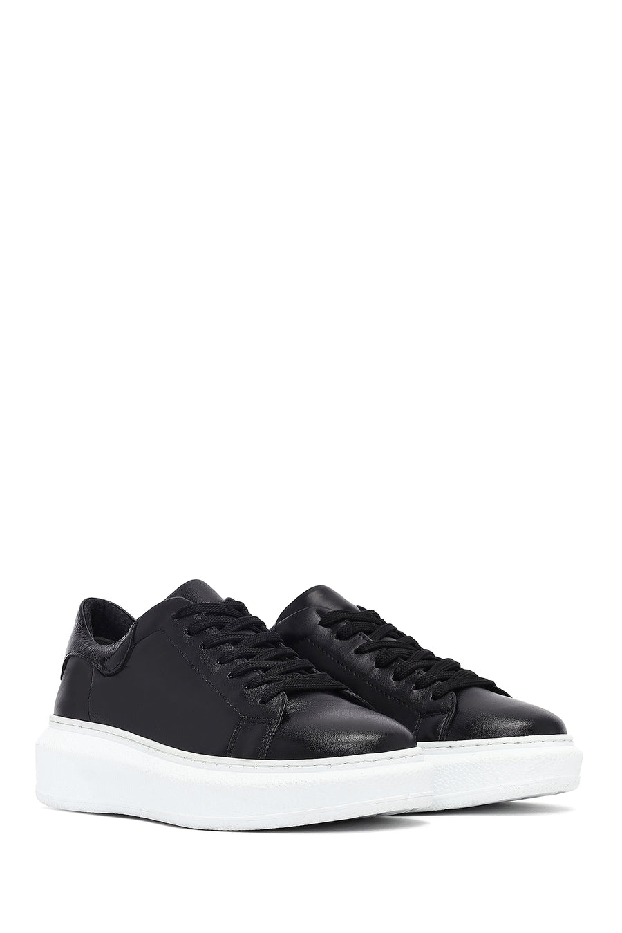 Woman Black Laced Thick Sole Leather Sneakers
