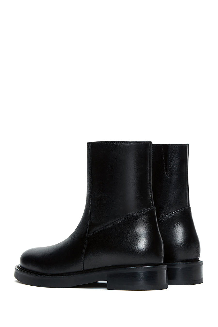 Woman Black Zippered Leather Boat