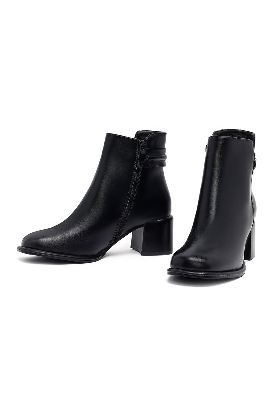 Woman Black Zippered Thick Heel Boots
