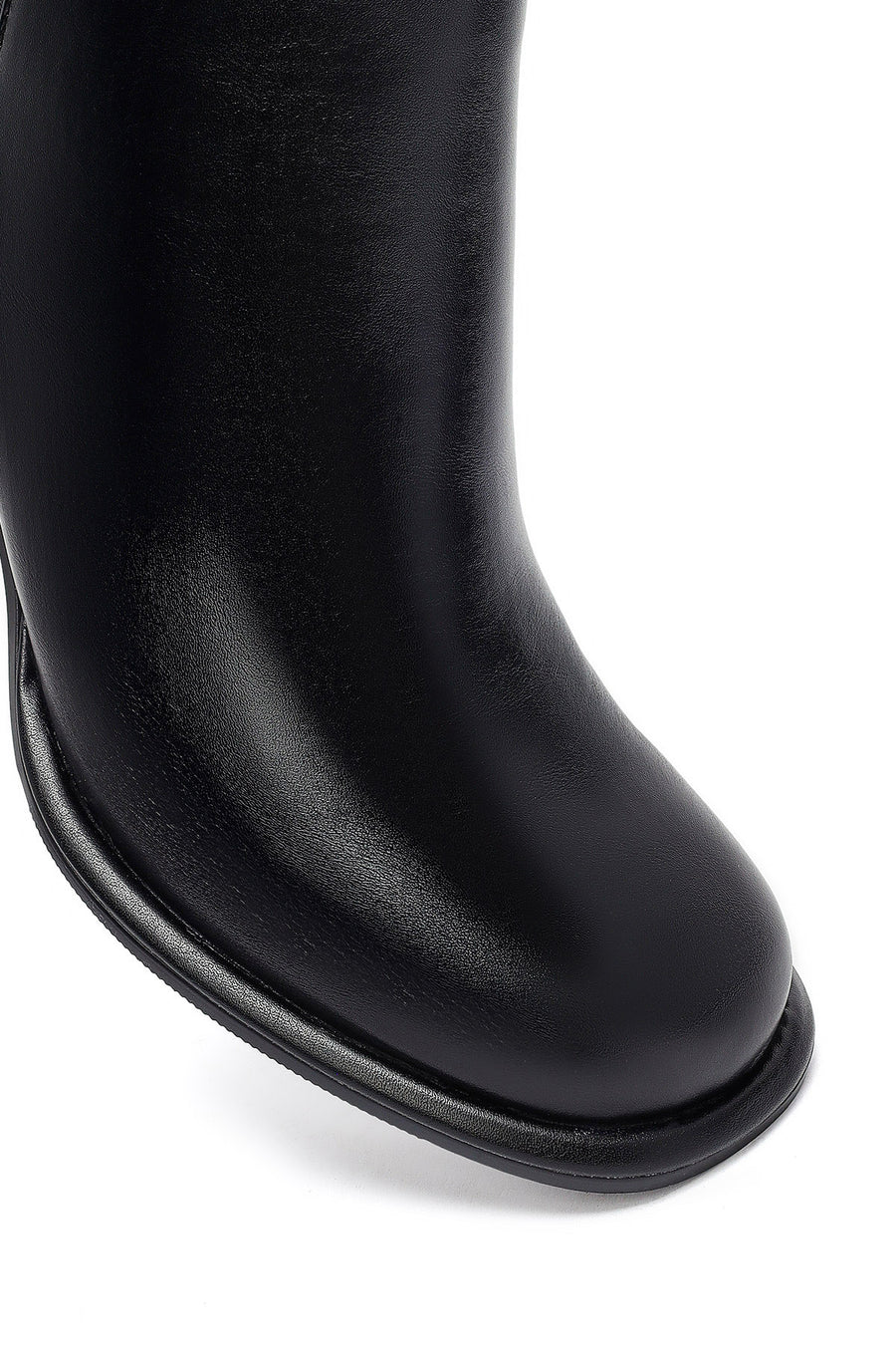 Woman Black Zippered Thick Heel Boots