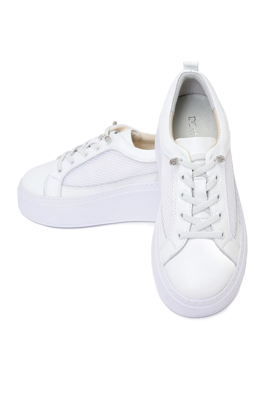 Kadın Beyaz Bağcıklı Kalın Tabanlı Deri Sneaker