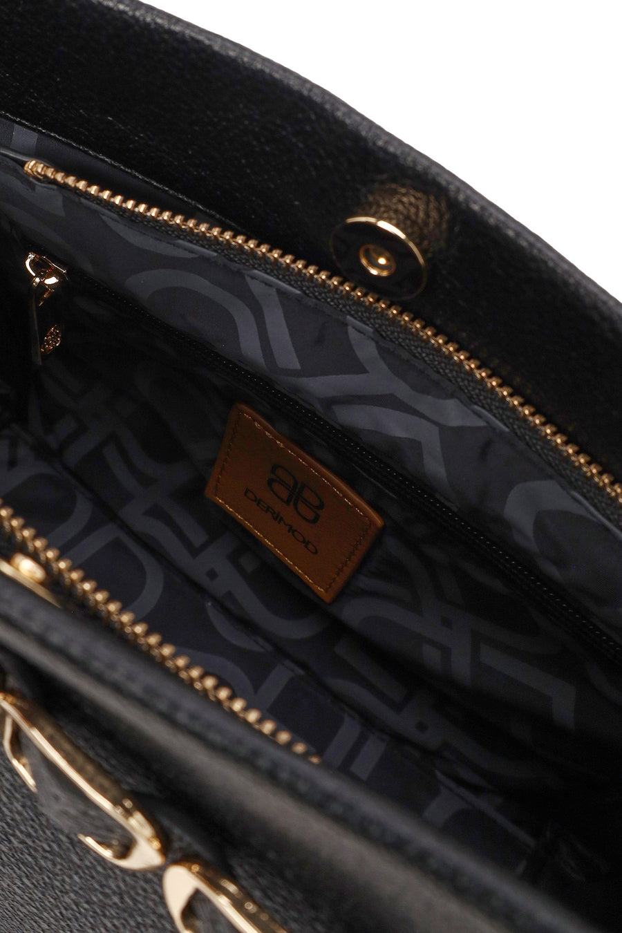Woman Black Long-Strap Classic Shoulder Bag
