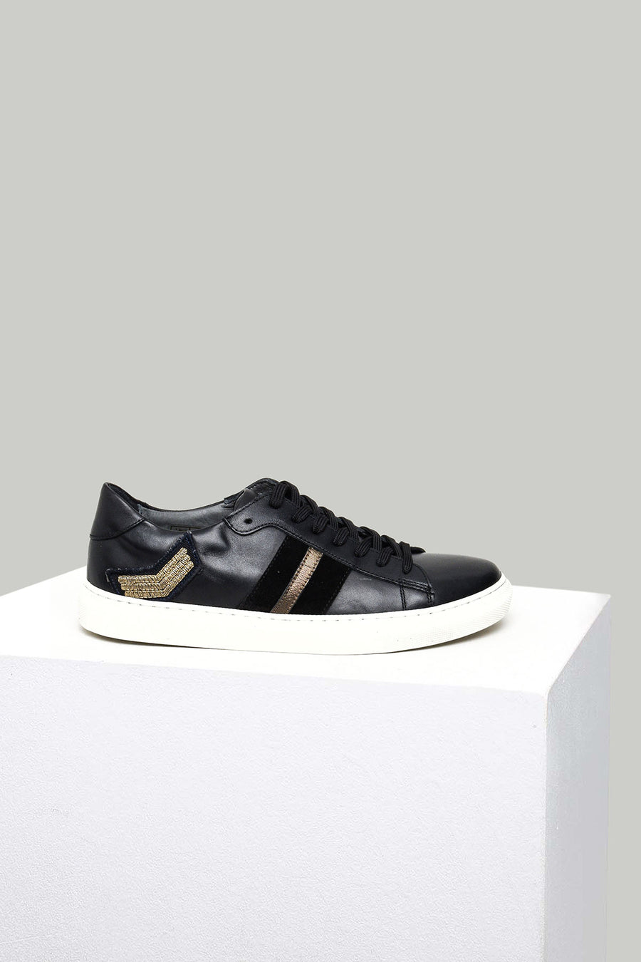 Crest Men's Sneaker