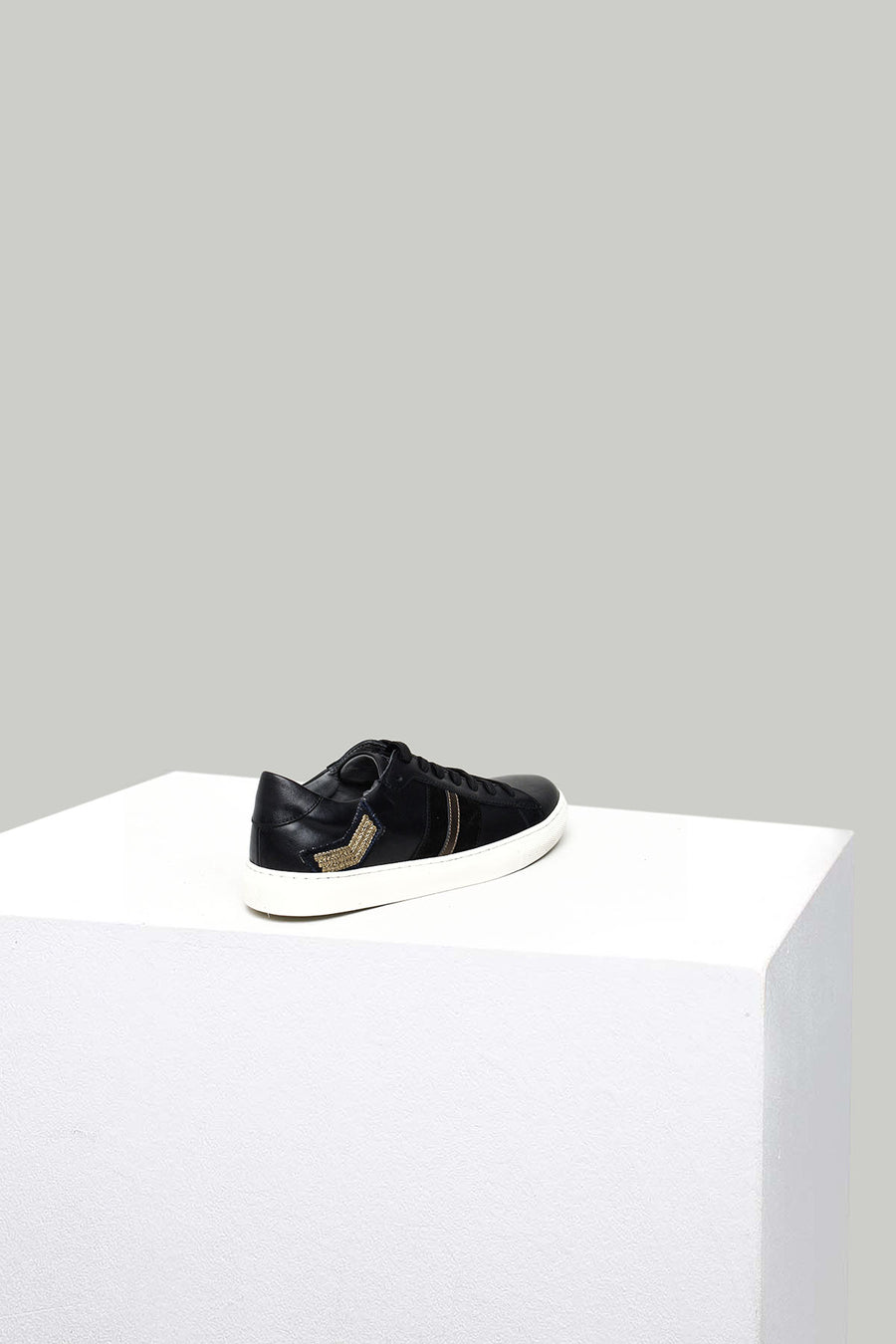Crest Men's Sneaker