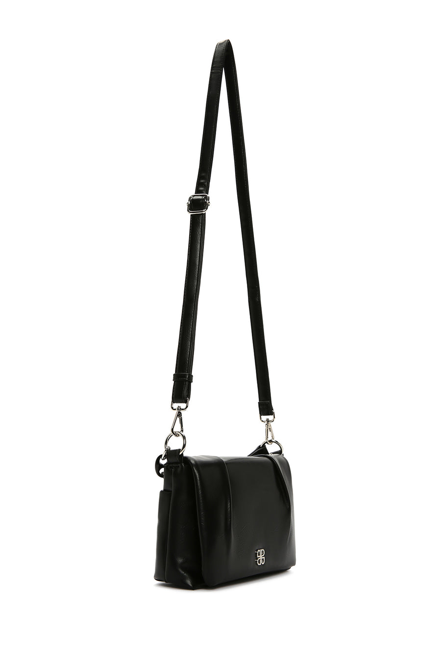Woman Black Chain-Strap Crossbody Bag