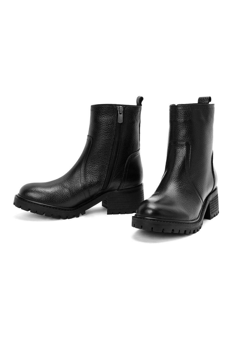 Woman Black Zip Closure Leather Boots