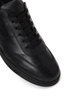 Erkek Siyah Bağcıklı Deri Casual Sneaker | Derimod