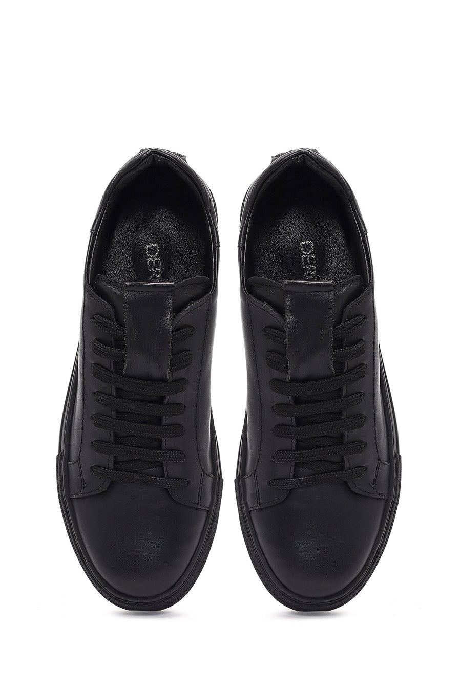 Woman Black Laced Leather Sneakers