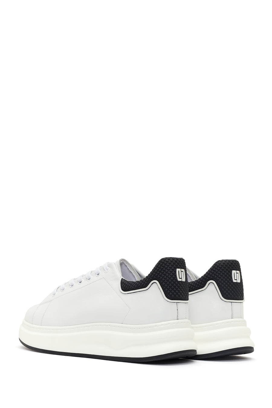 Erkek Beyaz Bağcıklı Kalın Tabanlı Deri Sneaker