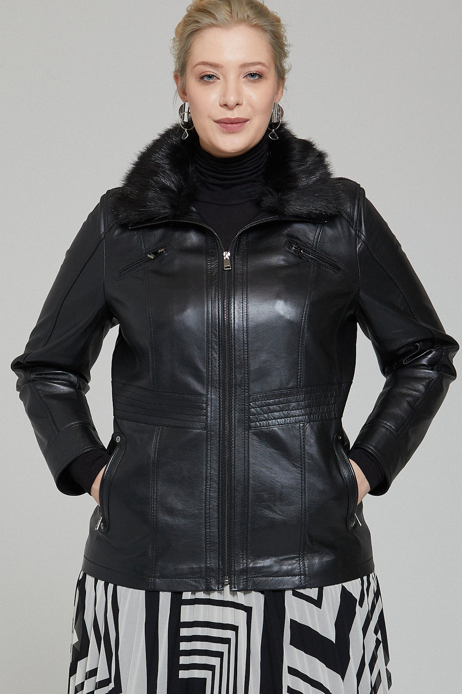 Mira (plus) Women's Black Coat