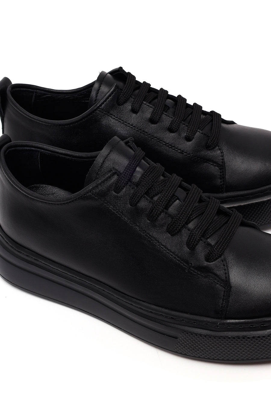 Male Black Lace-Up Thick-Soled Leather Sneaker