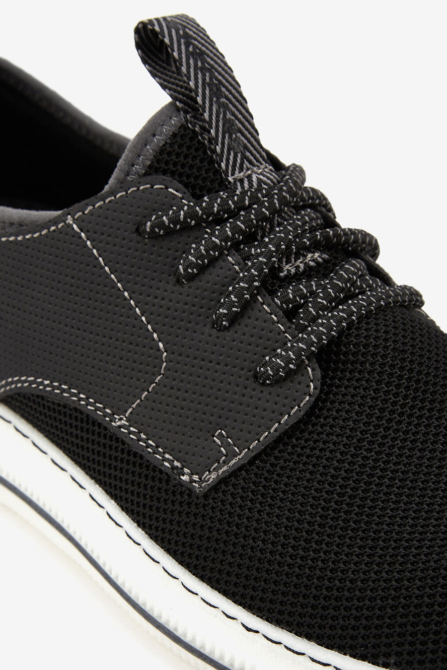 Skechers Men's Black Pertola Sneaker