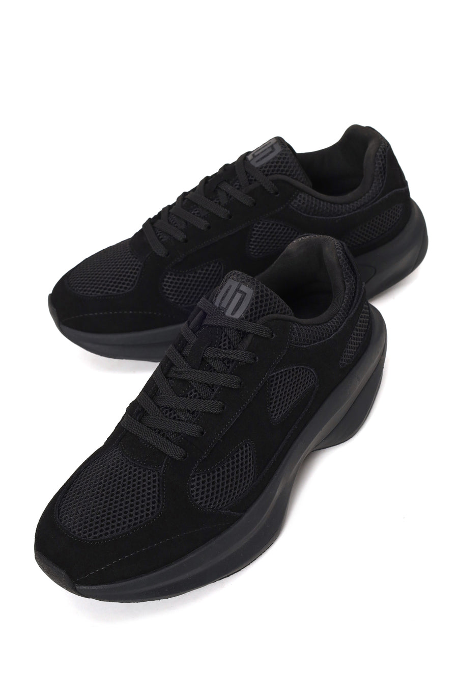 Male Black Lace-Up Thick-Soled Fabric Sneaker