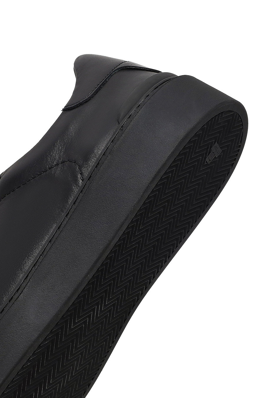 Men's Black Lace-Up Leather Sneaker
